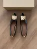 Sapatos de Salto Baixo Finos Apontados de Boca Rasa de 1cm para Mulheres, Novo Estilo Primavera e Outono 2025, Sapatos Confortáveis e Versáteis para o Dia a Dia
