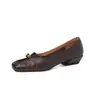Zapatos de Mujer para Commuter de Cuero Genuino, Estilo Europeo, Hebilla de Metal, Plisados de Piel de Oveja, Tacón Bajo Grueso Cuadrado, Otoño 2026