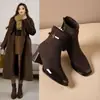 Botas Altas Retro de Tacón Grueso con Forro Polar para Mujer 2026 Otoño/Invierno Nuevas Botas Cortas de Vestir Hebilla de Gamuza Botas Versátiles Adelgazantes