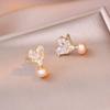 Aretes para Mujer Moda Transfronteriza Perla de Agua Dulce Mariposa Flor Aretes de Botón Elegantes Nicho Simples Joyería para Mujer