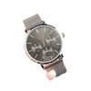 Mira una generación de relojes sencillos para mujer, correa de malla, reloj para hombre, tiembla con el mismo reloj de pulsera que miramos