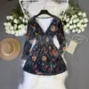 Novo Vestido de Veludo Elegante com Estampa Floral, Decote V, Mangas Longas que Marcam a Cintura e Saia Curta da Amazon Europeia e Americana