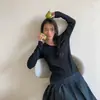 Camiseta básica de color liso con cuello en U y manga larga para mujer, top de otoño holgado y ajustado, juvenil y elegante, adecuado para ir al trabajo