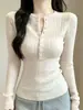 Blusa de Manga Longa com Gola Henley e Trança Rosa Meio Aberta com Decote V para Mulheres Outono/Inverno 2026 Slim-Fit