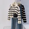 Suéter Rayado con Media Cremallera para Mujer, Nuevo Estilo Coreano Otoño/Invierno 2025, Corte Holgado, Cuello Polo, Tejido Grueso, Top Corto