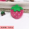 Urso de morango de pelúcia coelho sapo boneca broche Gato japonês boneca decorativa estudante bolsa pequeno pingente acessórios