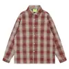 Camisa de hombre de manga larga a cuadros estilo americano vintage con pliegues de rombos en color burdeos