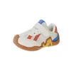 Sapatos de Malha para Meninas Primavera/Verão 2026 Tênis Esportivos Respiráveis para Meninos Sapatinhos de Bebê para Caminhar Sapatinhos de Bebê