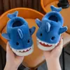 Pantuflas de Algodón para Niños Otoño e Invierno Impermeables Hogar Interior Antideslizantes Niños Tiburón Lindo Patrón Bebé Niños Pantuflas de Algodón para Niños