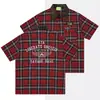 Camisa a Cuadros de Manga Corta con Bordado de Letras Resistente Estilo Retro Americano 2026 Verano Nuevo Color Bloque Camuflaje Cuello de Solapa