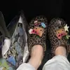 Sapatos Mary Jane Pretos de Couro com Padrão de Gato, Design Perfurado, Pingentes de Sapato, Laço, Elementos Decorativos Destacáveis de Alta Qualidade