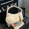 2025 Nuevo Bolso de Axila Trenzado Transfronterizo Bolso de Mano Bolso de Hombro de Felpa Bolso de Moda Versátil para Otoño e Invierno para Mujer
