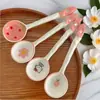 Gran Venta Cuchara de Cerámica Vajilla Postre Dibujos Animados Lindos Cuchara de Mango Largo Cuchara para Alimentos Resistente a Altas Temperaturas Cuchara para Sopa Cuchara para Arroz Doméstica