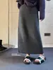 Saia Midi de Tricô Pelúcia Estilo Coreano Outono/Inverno 2026 para Mulheres, com Detalhes Intricados de Crochê Vazado, Design de Barra Reta e Silhueta Sofisticada