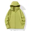 Jaqueta softshell para uso externo, design unissex, adequada para vestuário de trabalho, uniformes de equipe e pode ser personalizada com impressão para lazer ao ar livre, negócios e uso diário.