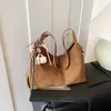 Bolso de Axila Grande de Gamuza Retro para Mujer Otoño Nuevo El Más Fácil de Combinar Bolso de Hombro Casual de Nicho Bolso Tote para Viajes Diarios