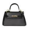 La popular bolsa de mujer de este año, modelo nuevo 2024, es el bolso Kelly para ir al trabajo con textura mate para otoño e invierno, un bolso pequeño cuadrado para hombro y cruzado.