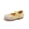 Sapatos Infantis Elegantes Coloridos Mesclados de Bico Aberto Baixo Sola Plana 2025 Início do Outono Sapatos Casuais Confortáveis para Meninas em Couro Sintético