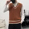 Chaleco de punto retro moderno estilo americano con cuello en V estilo universitario para hombre, chaleco sin mangas de color retorcido en bloqueo de color para otoño e invierno, para pareja