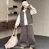Ropa para niñas, conjunto de otoño, chaleco, camiseta básica, pantalones de pierna ancha, nuevo modelo 2026, conjunto de tres piezas para primavera y otoño para niñas mayores