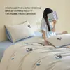 Juego de ropa de cama de cuatro piezas de algodón con bordado 2026 nuevo estampado de dibujos animados funda de edredón de algodón puro juego de ropa de cama de tres piezas para dormitorio cama individual