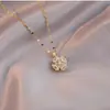 Collar para Mujer, Estilo Influencer Transfronterizo Flor de Girasol Circonita Giratorio Conjunto de Tres Piezas Decoración Collar de Acero de Titanio
