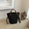 Bolsa Saco Grande Capacidade Feminina 2026 Item Quente Luxo Leve Nicho Alta Aparência Única Ombro Único Portátil Transversal Verão