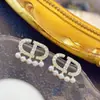 Pendientes de perla con letra CD microincrustada estilo retro pequeños, elegantes, dulces, de alta gama, moda, combinan con todo, estilo occidental, tachuelas, pendientes