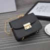 Bolsos para Mujer 2025 Nuevo Estilo Cadena Simple Bolso Cuadrado Pequeño Trendy Bandolera Clásico Bolso Pequeño para Teléfono Móvil Venta al por Mayor Exquisito