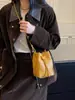 Bolsa de balde tecida em retalhos de nicho da moda, bolsa de telefone de viagem super popular e leve, bolsa de ombro e transversal da moda