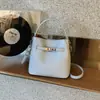Bolsa Feminina Nova de Grande Capacidade para o Dia a Dia Super Quente Couro Macio Elegante 2026 Verão Bolsa Transversal Moda Bolsa de Ombro Único Estilo Balde