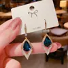 Brincos Vintage de Gotas d'Água com Safira e Diamante Elegantes Versáteis Delicados Novos Versáteis Moda Elegante Brincos de Gancho de Orelha Mulheres