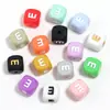 Cuentas cuadradas de silicona con letras del alfabeto inglés, cuentas sueltas cuadradas de un solo color con agujero recto, accesorios para pulseras de bricolaje