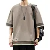 Camiseta de Manga Corta Falsa de Tres Piezas Bloque de Color para Hombre Estilo Verano Hong Kong Talla Grande Tendencia Ropa de Media Manga para Hombre Tops Sueltos