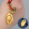 Cobre imitação cinco imperadores dinheiro pinça de caranguejo chaveiro giratório mãos rico chave de carro pingente ponto turístico quente atacado