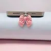 Múltiples Estilos de Tapones Antipolvo para Teléfono Móvil Adecuados para Teléfono Móvil Apple Tipo-C Colgante de Pareja Regalos Pequeños Decorativos
