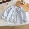Camisa de gola boneca para meninas, novo estilo primavera/outono, top moderno de manga comprida para crianças, camisa de boneca com gola plissada para bebê menina, da moda