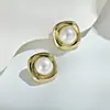 Brincos Quadrados de Pérola com Borda de Metal da Moda, Tarraxas Estilosas Exageradas de Alta Qualidade, Acessórios de Orelha Simples e Elegantes para Mulheres Atacado