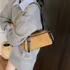 Bolsa de Axila Suede Retrô para Mulheres 2025 Nova Moda Outono Bolsa de Ombro de Nicho Bolsa de Mão para o Dia a Dia