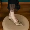 Elegantes zapatos de tacón alto estilo retro para mujer para combinar con faldas, nuevos zapatos de salón de punta cuadrada con hebilla cuadrada estilo francés para primavera y otoño 2026