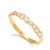 Elegante e Discreto Estilo Clássico Pulseira de Aço Inoxidável com Zircônia Geométrica Branca, Luxo Leve com Toque de Alto Padrão, Joia Transfronteiriça com Design de Nicho