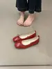 Sapatos Rasos Vermelhos Macios com Laço para Mulheres, Novo Estilo Primavera 2026, Bico Redondo, Sapatos Rasos Confortáveis e Versáteis Estilo Francês