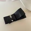 Pasador de Pelo con Lazo Dulce de Satén Estilo Coreano y Pedrería, Exquisito y de Nicho, con un Toque de Alta Gama, Suave Accesorio para la Parte Trasera de la Cabeza para Mujeres