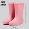 Zapatos de agua de moda superventas transfronterizos para damas, zapatos de lluvia en tubo, color sólido, simples, impermeables, antideslizantes, resistentes al desgaste, para uso exterior, botas de agua al por mayor