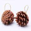 6 piezas/paquete 6cm Adornos colgantes de piña de pino navideño Colgante para decoración de árbol de Navidad Piña de pino de madera de color primario natural