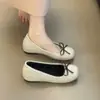 Toucas chiques estilo fada para mulheres 2026 outono novo temperamento francês elegante laço boca rasa sapatos Mary Jane