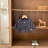 Roupas de Bebê, Roupas de Outono, Conjunto para Menino, Jaqueta de Novo Estilo, Conjunto Elegante de Três Peças para Bebês e Crianças Pequenas de Um Ano para Sair na Primavera e no Outono
