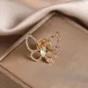 Broche Personalizado Estilo Nuevo 2026 con Acabado de Alta Gama para Mujer, Pin de Diseño de Nicho Lujoso Ligero, Accesorio para Ropa, Broche de Mariposa Floral