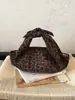 Lanzamiento de nuevo producto: Bolso de mano con estampado de leopardo para mujer, el nuevo de este año de gran capacidad, alta gama, versátil bolso tote de hombro para ir al trabajo, al por mayor