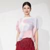 Transmissão Ao Vivo Venda Quente Moda de Verão Simples Degradê Caimento Solto Cobrindo o Corpo Gola Redonda Blusa de Puxar Camiseta Miyake de Manga Curta para Mulheres Tendência